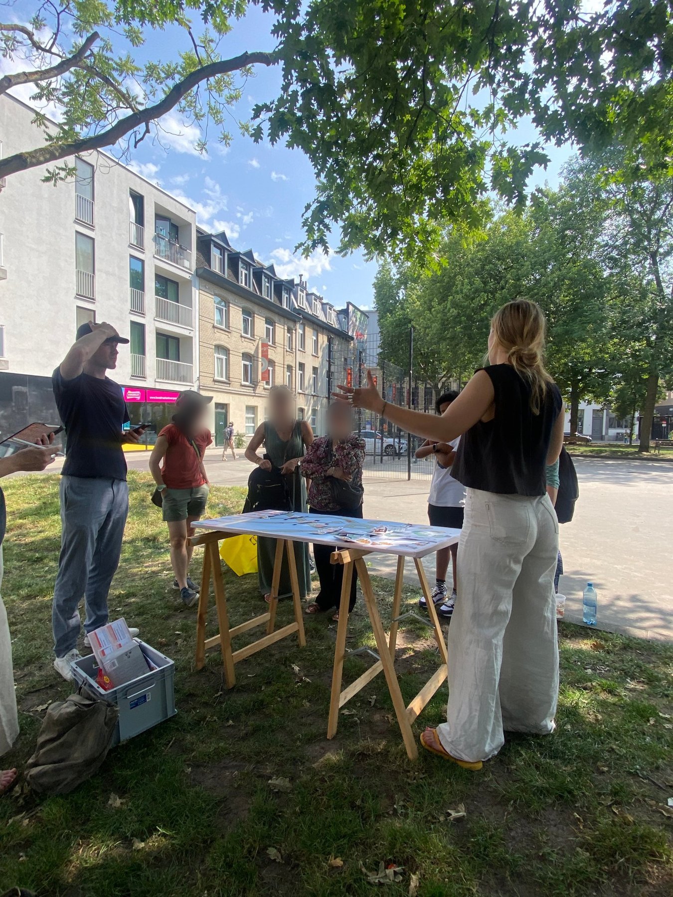 Presenting the city model to parents and residents in a park